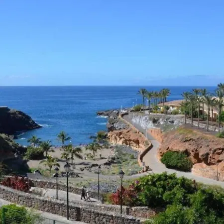 מלון דירות Vista Al Mar Y Piscina En 3*