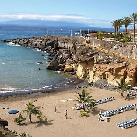 Vista Al Mar Y Piscina En מלון דירות 3*