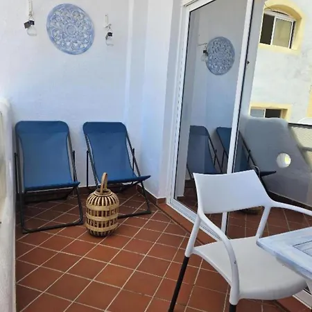 Con Vistas Al Mar Y Piscina En Apart Otel